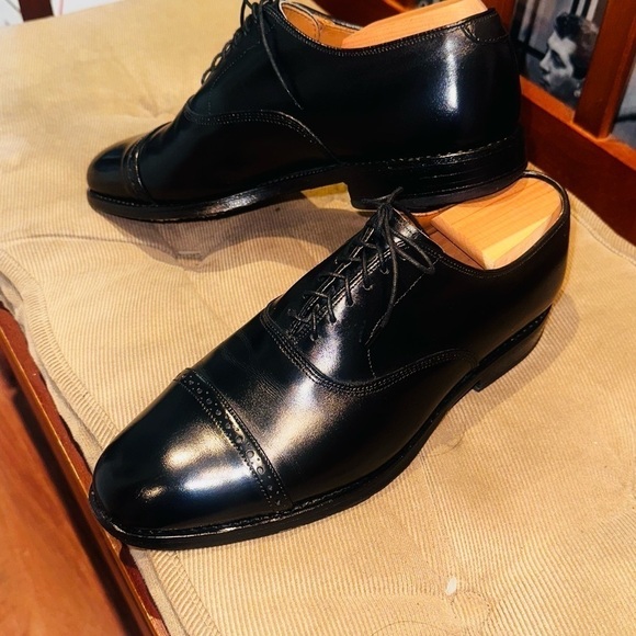 Allen Edmonds Byron Black Cap Toe Oxfords. - Picture 2 of 12